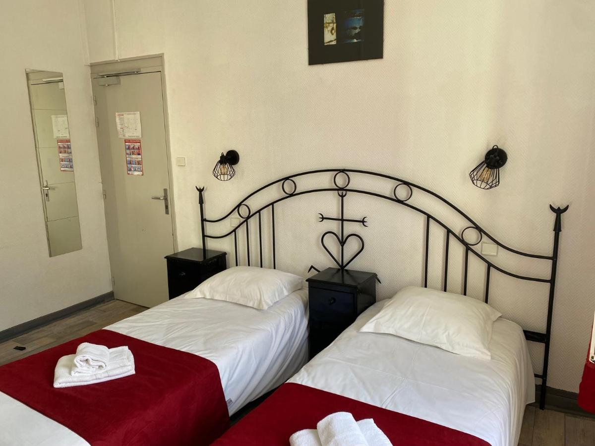 Hostellerie De La Source Arles Esterno foto