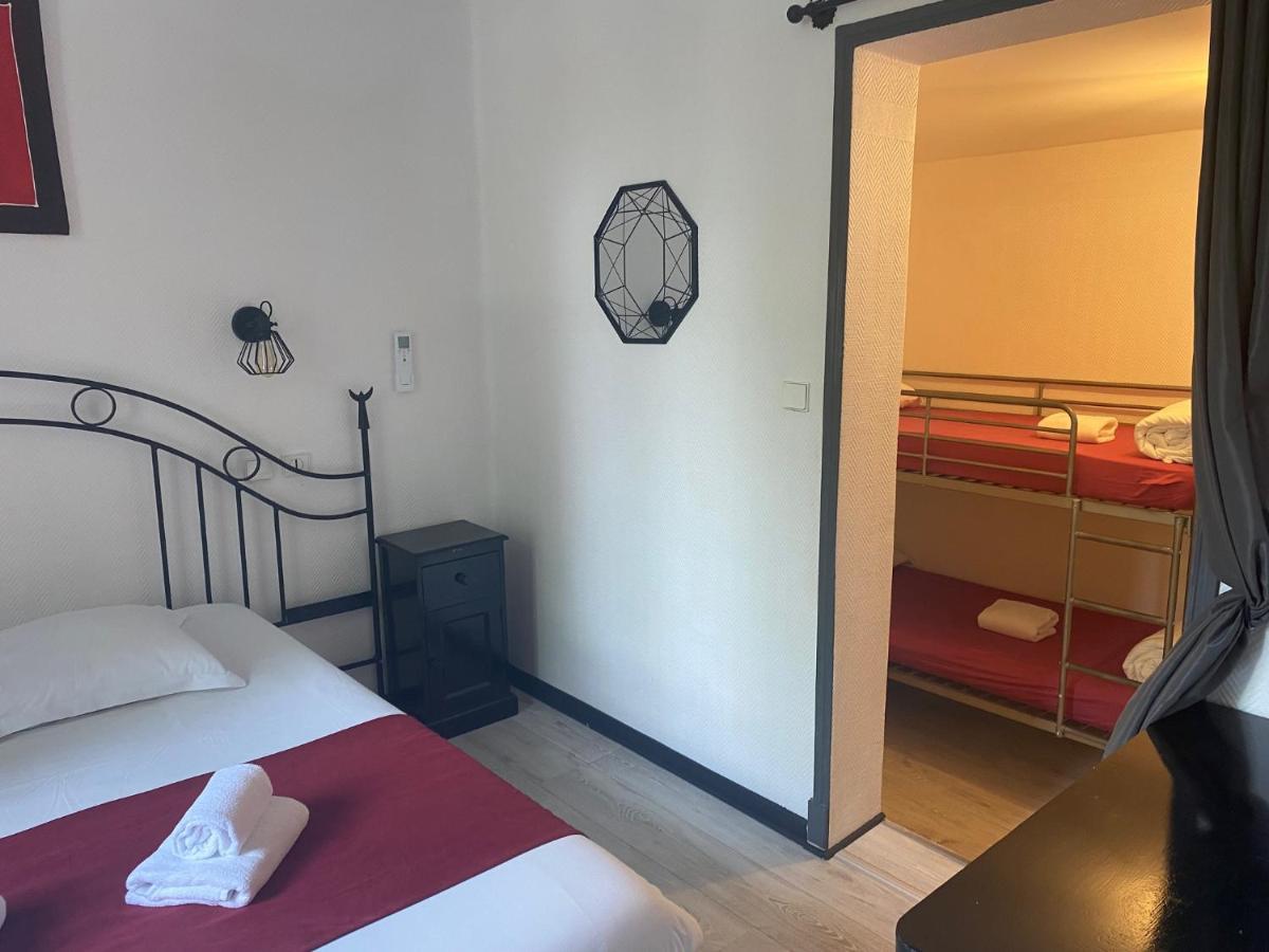 Hostellerie De La Source Arles Esterno foto