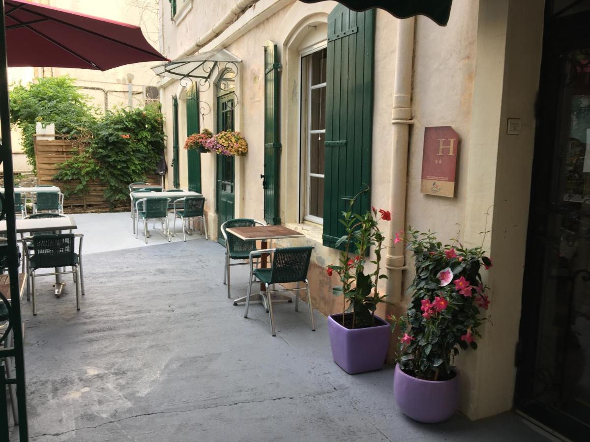 Hostellerie De La Source Arles Esterno foto