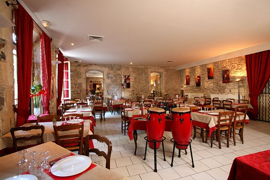 Hostellerie De La Source Arles Esterno foto